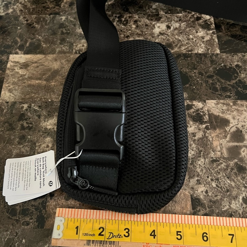 lululemon everywhere belt Bag knit mesh black color one size 1L NWT - Picture 8 of 12